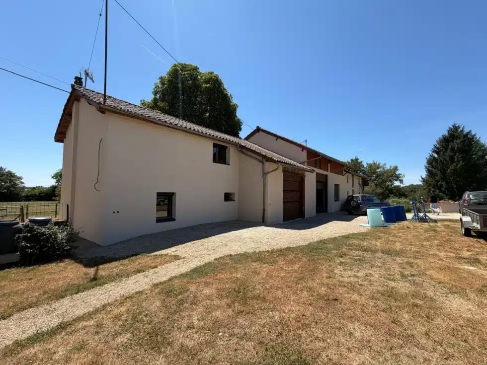 Renovation-dune-facade-a-saint-paul-de-varax-01240-apres